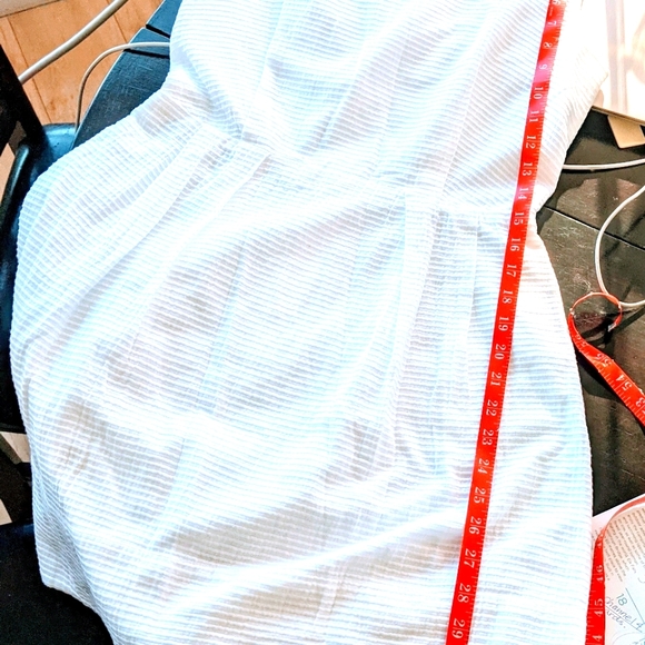 GAP lined white mini dress in sharp, white cotton. - Picture 5 of 11